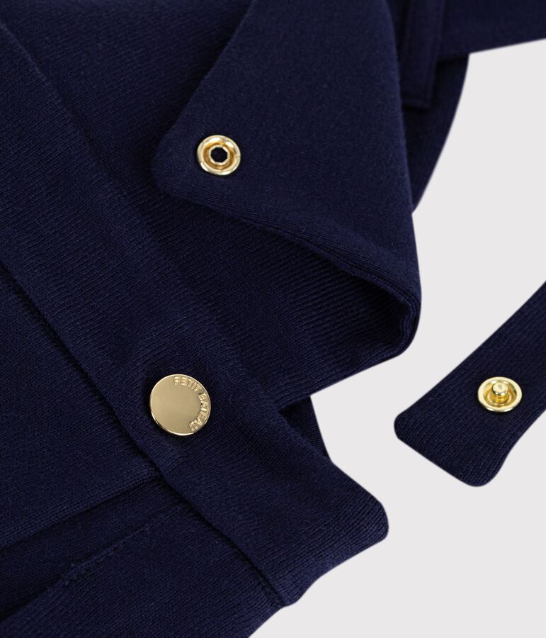 Baby-Kleid aus Baumwolle mit Falten. blau