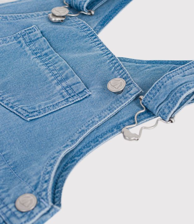 Kurze Baby-Latzhose aus leichtem Denim blau