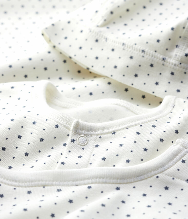 Baby-Geschenk-Set aus Bio-Baumwolle in Wei&szlig; und mit Sternen-Motiv vielfarbig