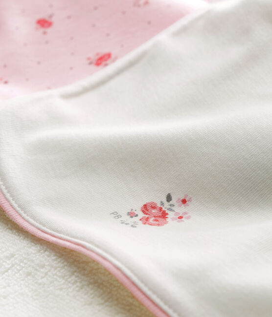 Quadratisches baby-badetuch und lätzchen mädchen variante 1