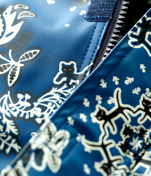 KLASSISCHE BABY-REGENJACKE AUS RECYCELTEM MATERIAL blau/vielfarbig