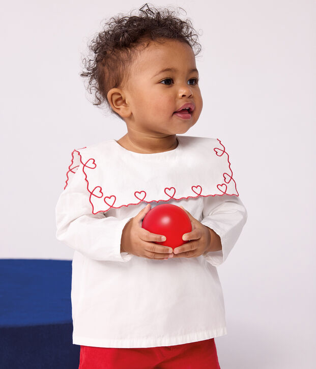 Lang&auml;rmelige Baby-Bluse aus Baumwoll-Popeline mit bestickten Herzen weiss