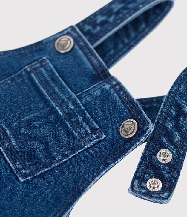 Langbeinige Baby-Latzhose aus Jeansstoff mit Elastan. blau