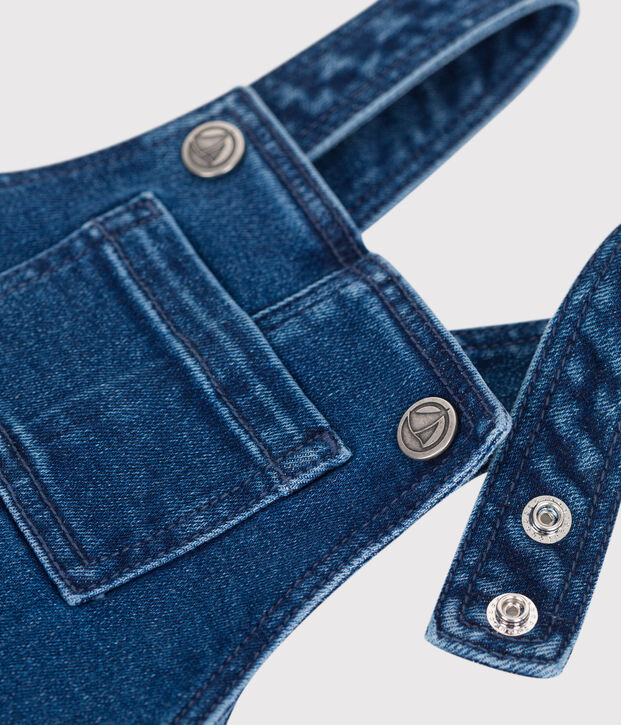 Langbeinige Baby-Latzhose aus Jeansstoff mit Elastan. blau