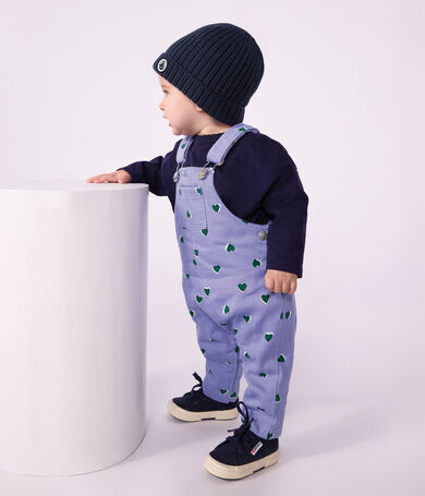 Langbeinige Baby-Latzhose aus Serge mit Herzmotiv