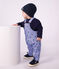 Langbeinige Baby-Latzhose aus Serge mit Herzmotiv violett/vielfarbig