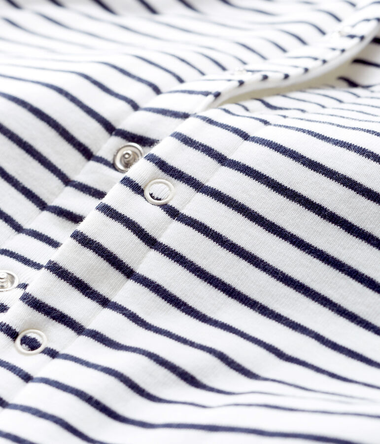 Emblematisches Baby-Cape aus wattiertem Rippstrick weiss MARSHMALLOW/blau SMOKING