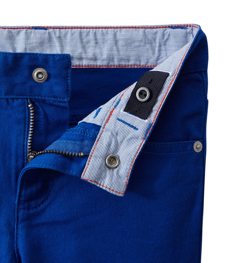 Farbige Jungen-Jeans blau