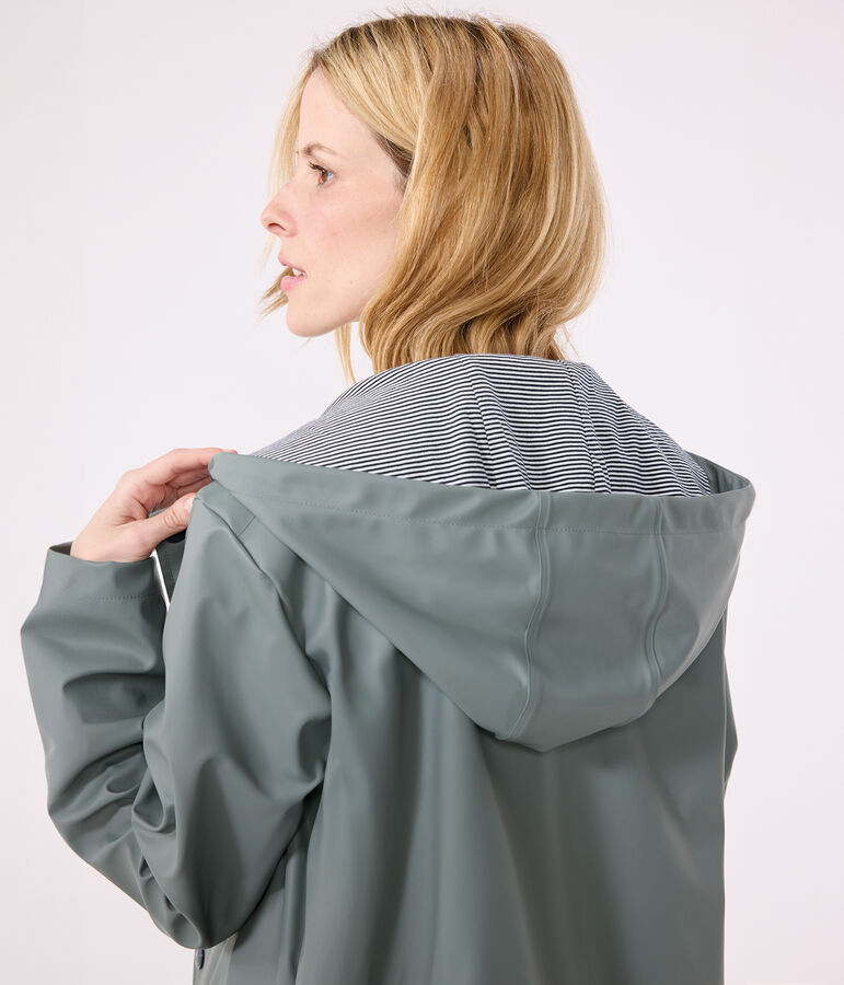 Regenjacke aus recyceltem Material und Bio-Baumwolle gr&uuml;n THUYA