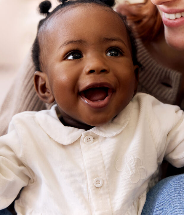 Kurzer Baby-Overall f&uuml;r Festtage aus besticktem Fein-Cord MILK