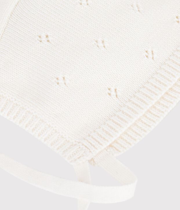 Bonnet b&eacute;b&eacute; en tricot ajour&eacute;e weiss