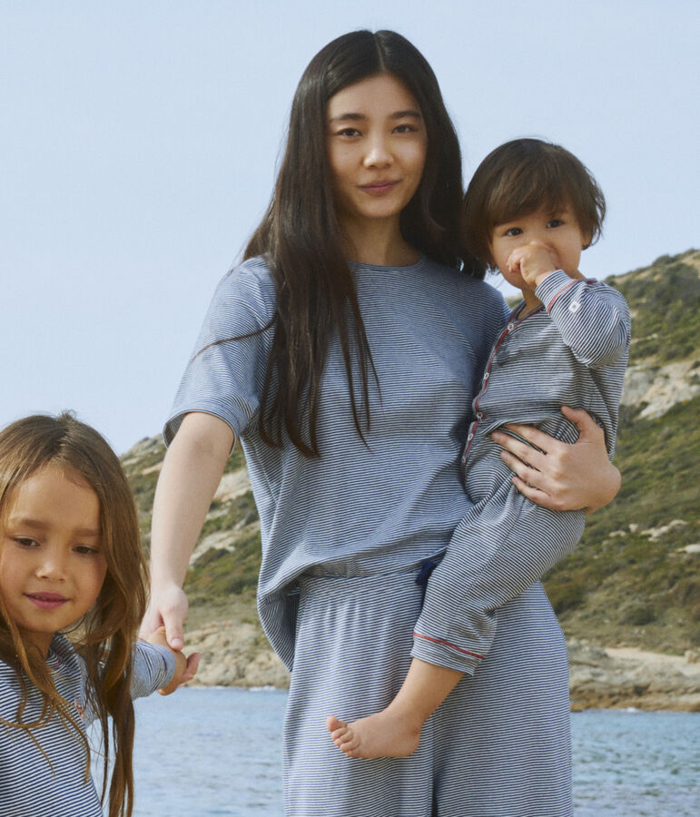 Fu&szlig;loser, gestreifter Baby-Strampler aus Baumwolle blau/weiss