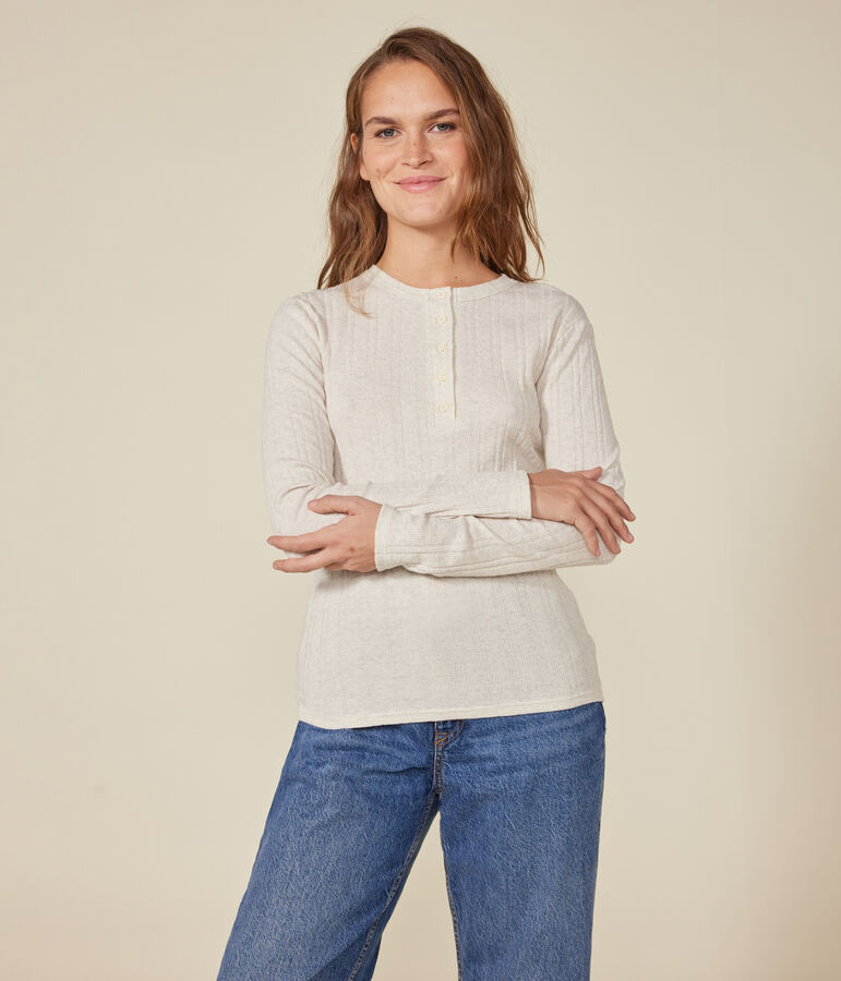 Lang&auml;rmeliges Damen-T-Shirt mit Kragen mit Knopfleiste im einfarbigen Nadelzug-Strick beige