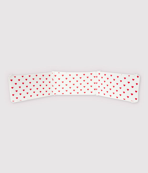 Baby-Bettumrandung aus Rippstrick mit roten Herzen weiss/rot