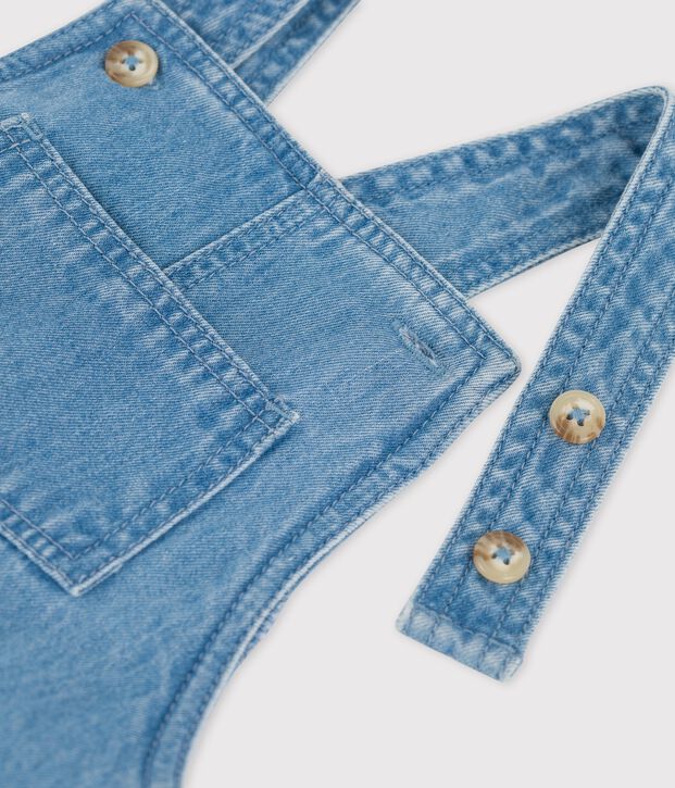 Kurze Baby-Latzhose aus leichtem Bio-Denim blau