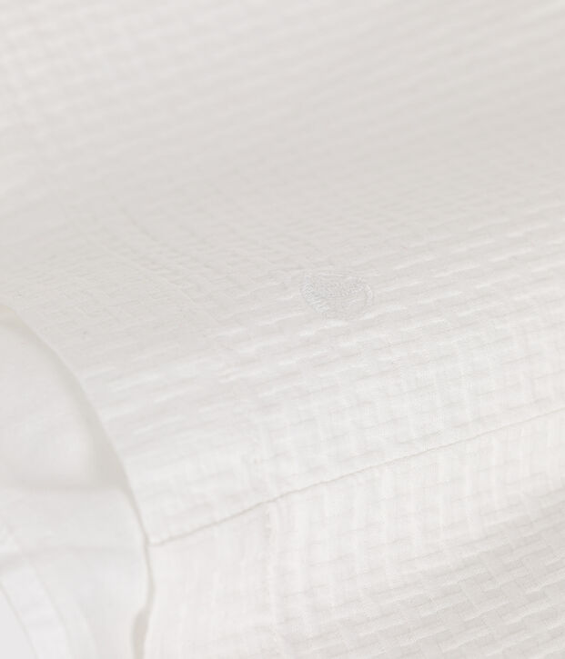 &Auml;rmelloses M&auml;dchenkleid aus gemusterter Baumwolle weiss