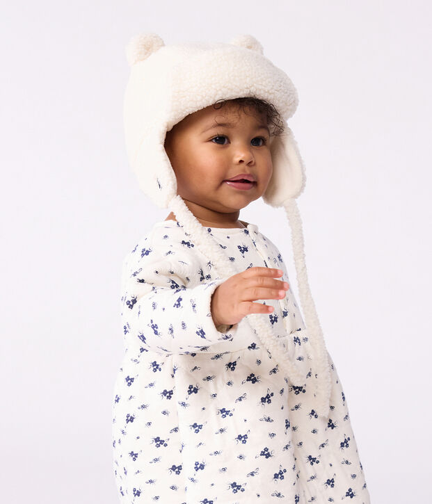 Baby-M&uuml;tze mit Ohrenklappen aus Pelzimitat mit Sherpa-Futter MILK