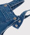 Langbeinige Baby-Latzhose aus Jeansstoff mit Elastan.  blau BLEU DELAVE