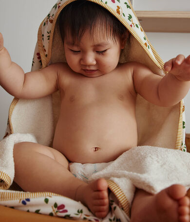 Baby-Badecape und Waschlappen mit Obstmotiv