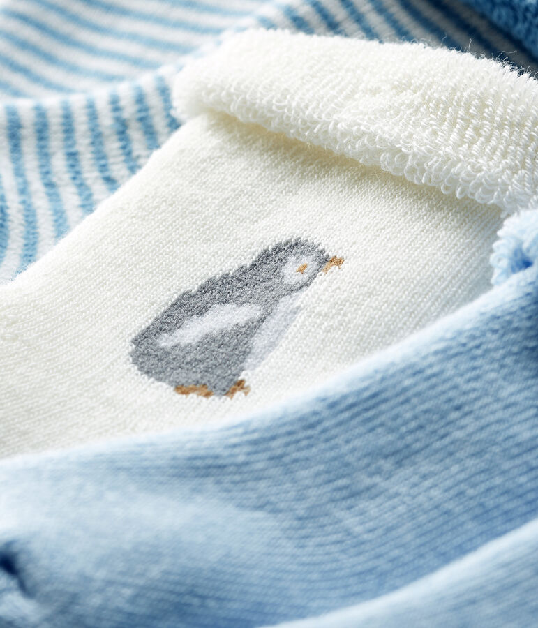 Set mit drei Paar kuschelig weichen, bequemen Frottee-Socken. vielfarbig