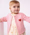 Baby-Cardigan aus einfarbiger Baumwolle mit Herzaufn&auml;her rosa