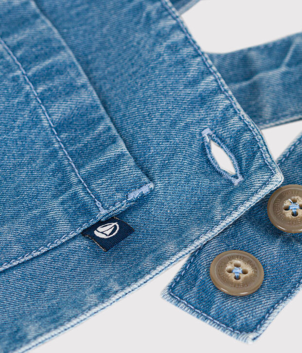 Kurze Baby-Latzhose aus leichtem Denim blau