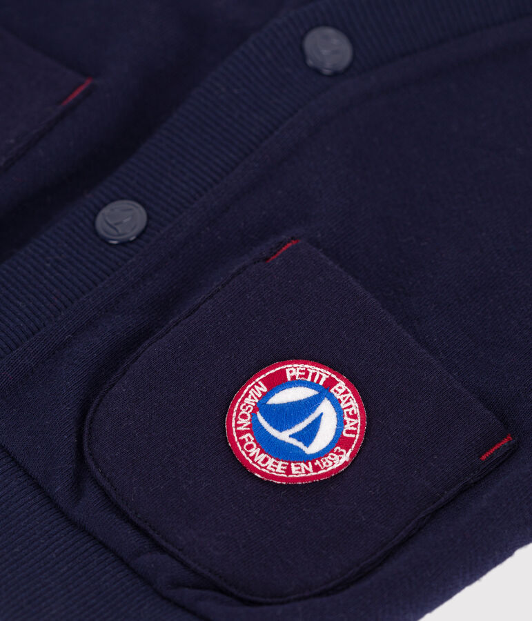 Baby-Cardigan aus einfarbiger Baumwolle mit farblich abgesetzten N&auml;hten blau