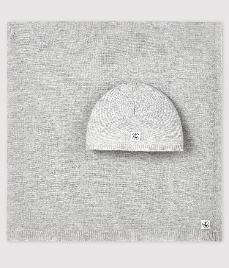 Geschenkset f&uuml;r Neugeborene aus gestrickter Wolle und Kaschmir vielfarbig